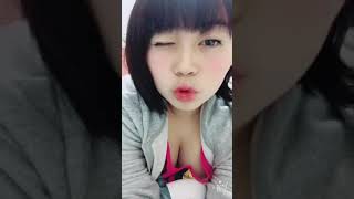胸チラ動画wwwwww